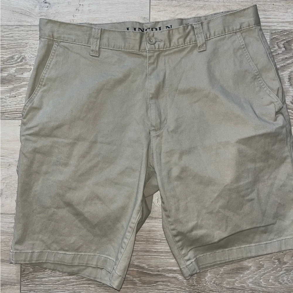 Lincoln Men's Khaki Flat Front Shorts flex size 36 - Picture 1 of 3